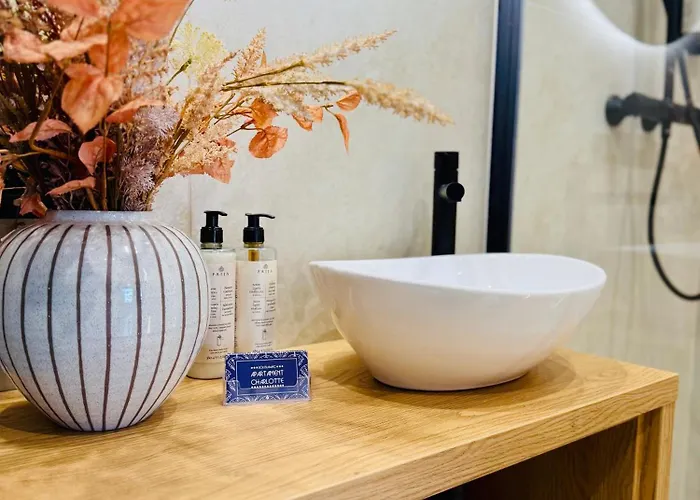 Charlotte 2-parking Free Boleslawiec (Lower Silesia)